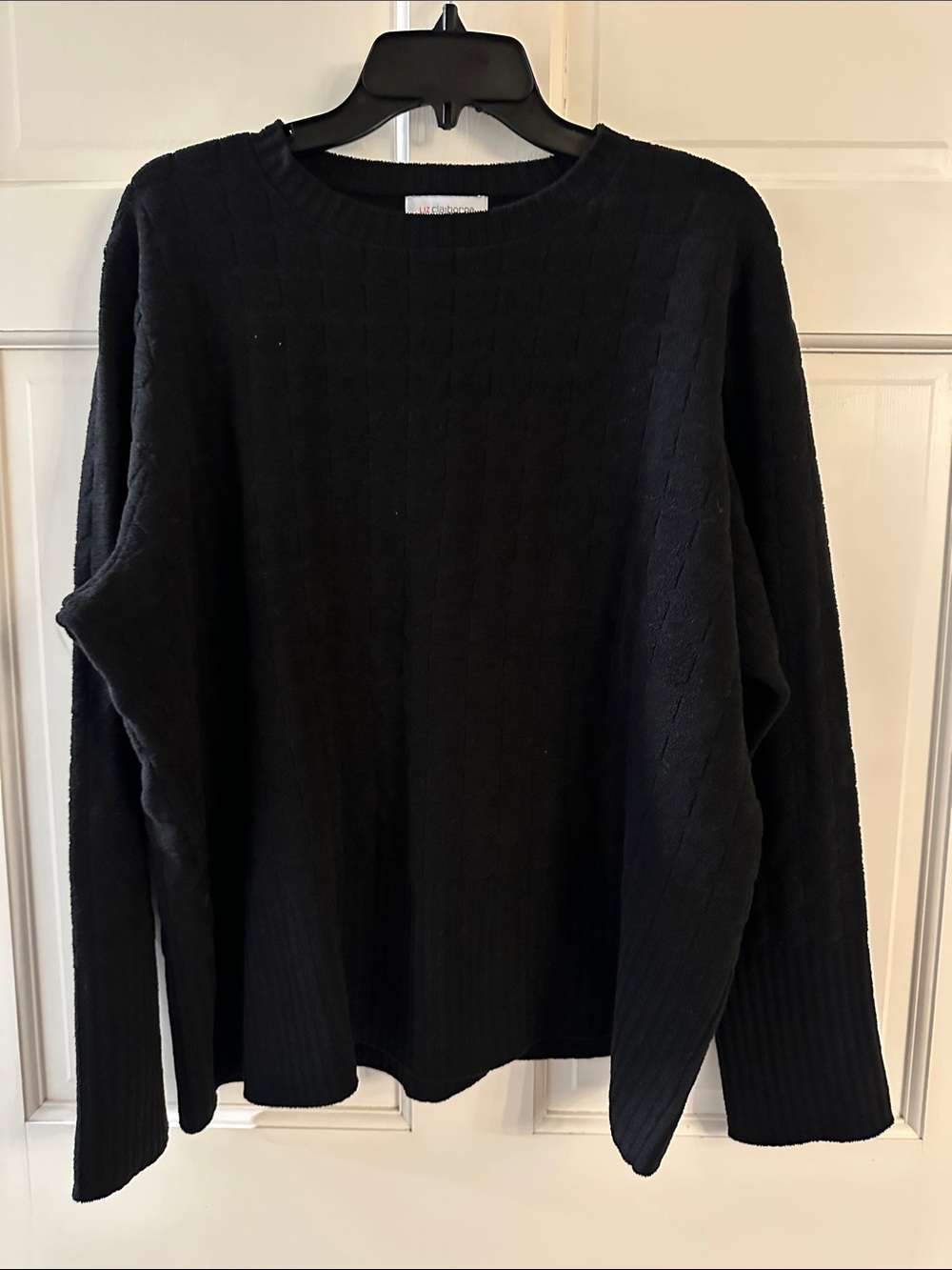 Liz Claiborne Black Crewneck Sweater